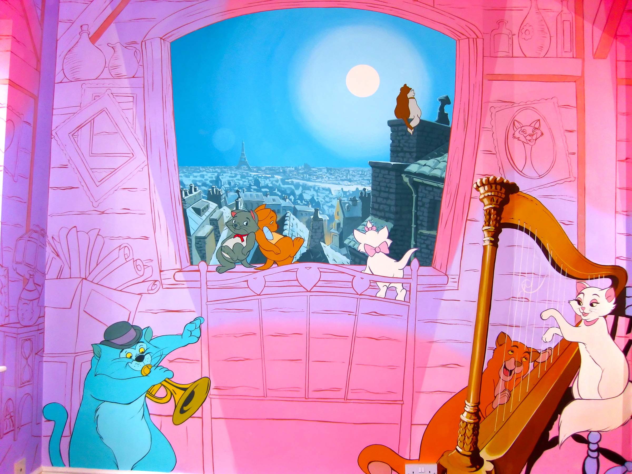 Disney Murals for Girls, withBerlioz, Toulouse and Marie shaking it up in front of Paris by moonlight, utterly charming