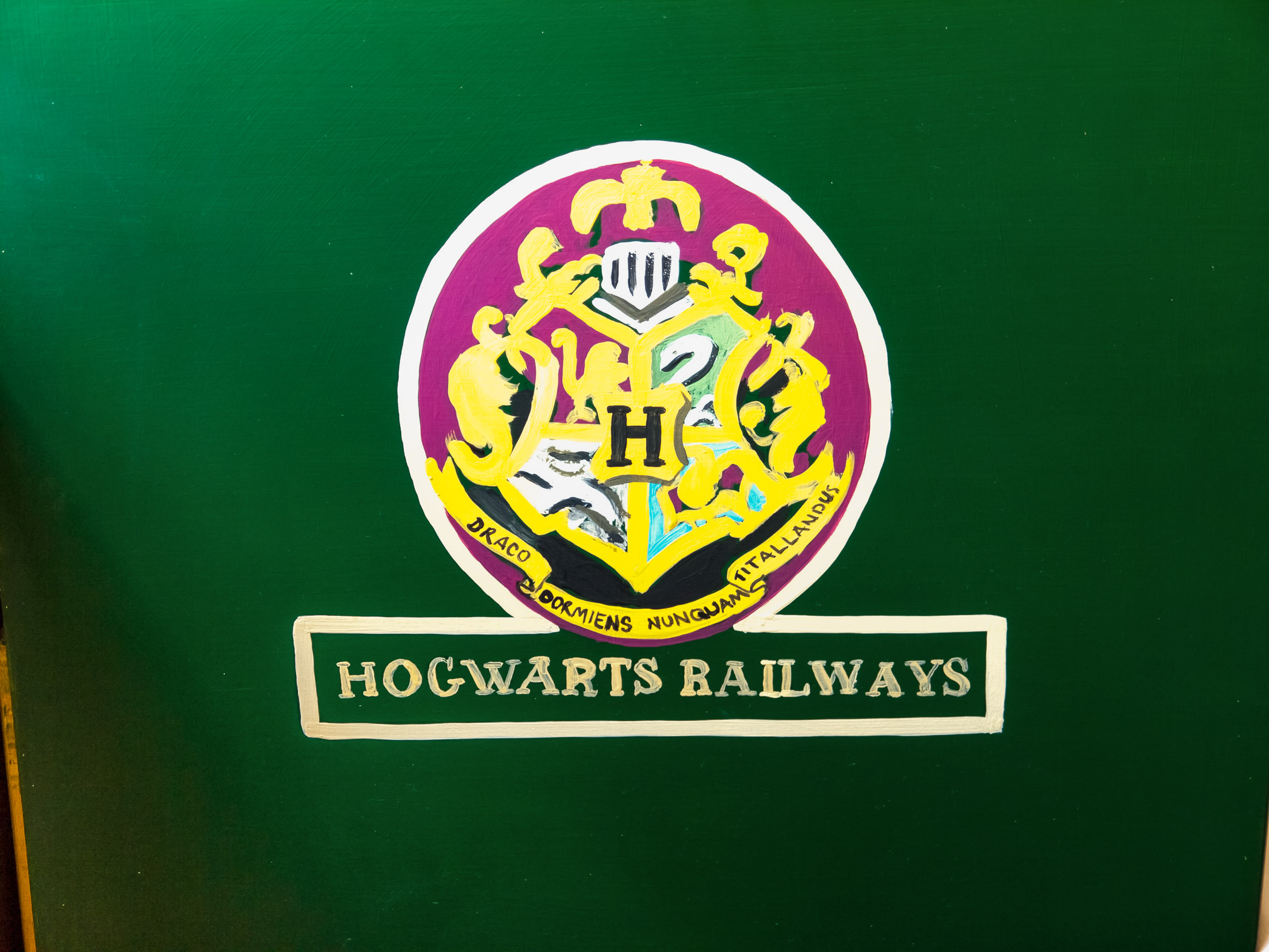 A quick painting of the Hogwarts Railway logo