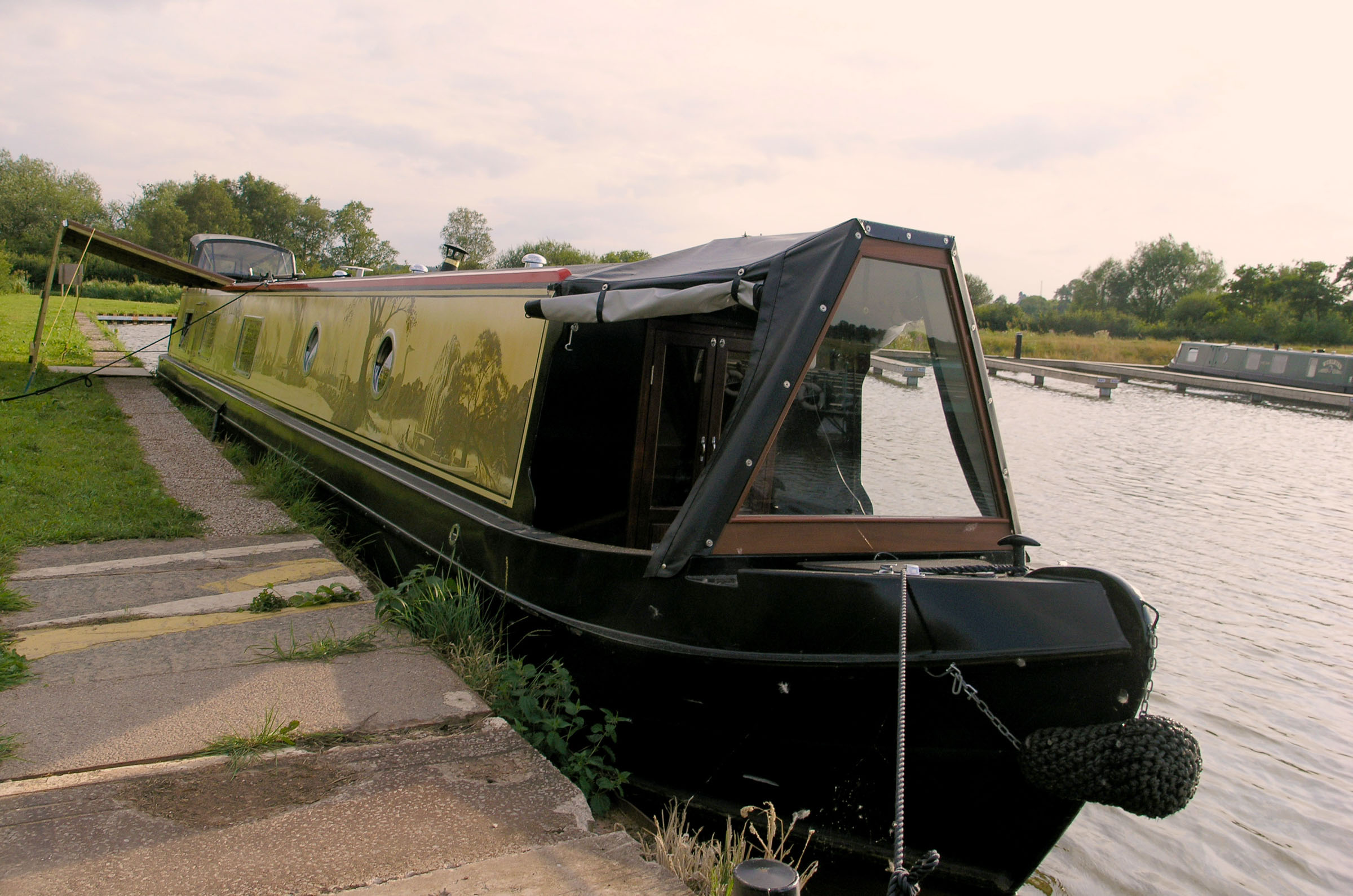 "The Potteries" narrow boat sits proudly in the water