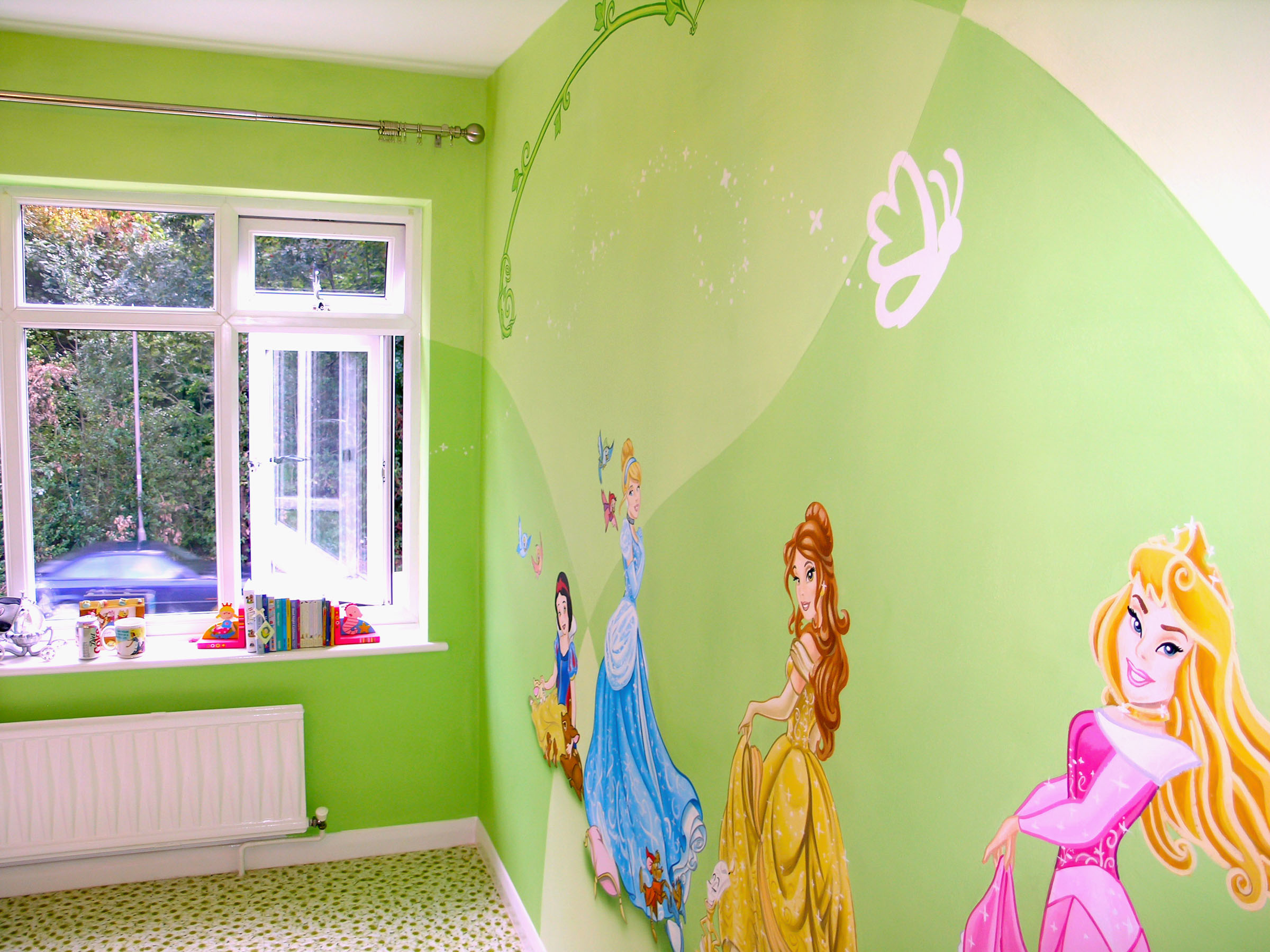 Disney princesses hand painted mural bedroom