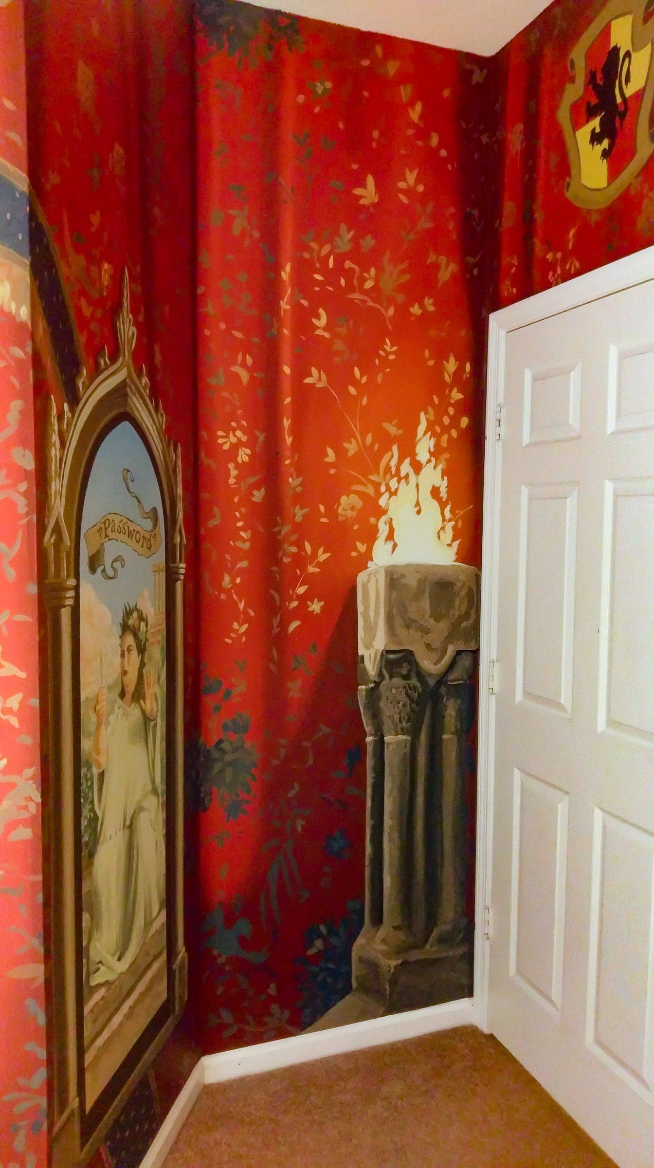 Harry Potter bedroom mural - Gryffindore Common Room entrance